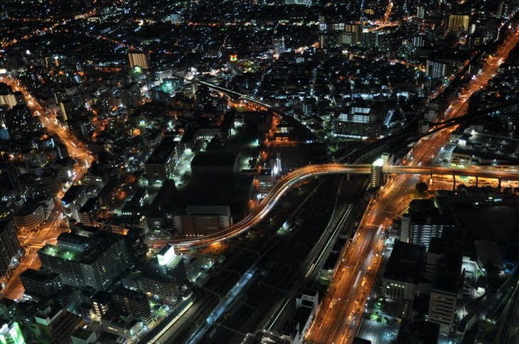 夜景モードで撮影した夜景