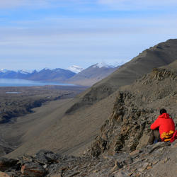 Eocene basin-floor submarine fan deposits exposed on the mountain, Hyrnestabben.