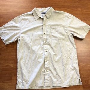 Columbia L Sportswear Shirt
Button Front Beige