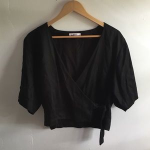 Waltz black wrap top