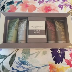 MOLTON BROWN Made in England travel set