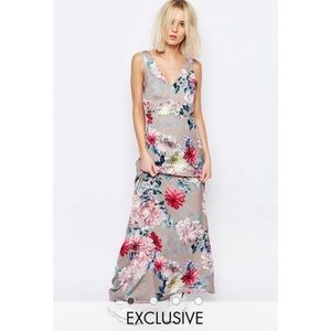 NWT 🌸 Floral Silky Dress