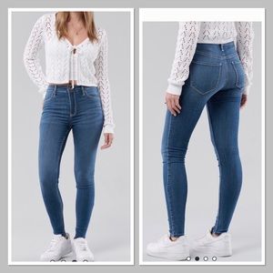 HOLLISTER Mid Rise Super Skinny Jeans