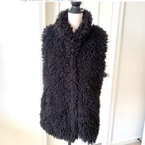 KATIE TODD black shaggy faux fur vest size medium