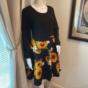 GIORTO SUNFLOWERS  & DAISY FLOWERS DRESS SIZE LARGE