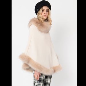 PIA ROSSINI beige poncho with faux fur trim one size