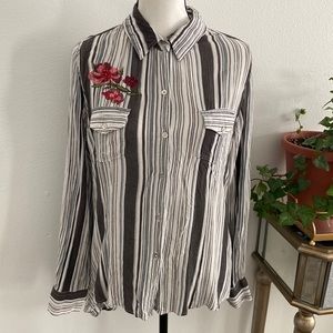 Nostalgia flower embroidered striped shirt size M