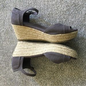 TOMS sz. 7.5 Espadrille Wedge Sandal