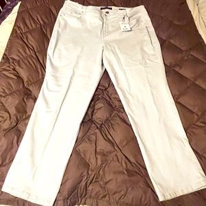 Gloria Vanderbilt Amanda slimming jeans size 24