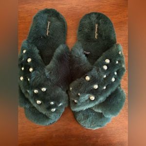 Victoria’s Secret Pearl Slippers