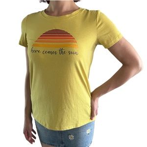 Women’s Here Comes the Sun Boho Oversized Vintage Retro Sun Hippie Tee SZ Small