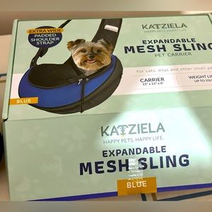 NIB Katziela small dog or cat sling carrier (dog just would not even go in)