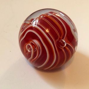 Dynasty Gallery red and white art glass paper weight