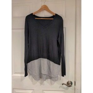 Sweater promesa v neck with detail at bottom  size L