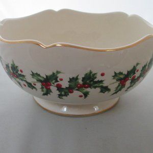 Lenox Teleflora Christmas Holly 2009 75 Years Scalloped Gold Trim Bowl 7.5”