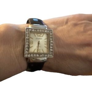 Studio Quartz watch. Bracelet watch