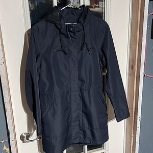 Ladies mid-tigh rain jacket sz M(small fit)