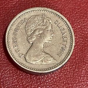 Elizabeth11 1984 One Pound. Coin