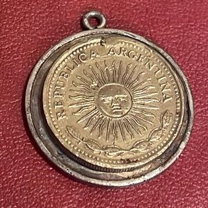 PENDANT ARGENTINA COIN RADIANT SUNFACE