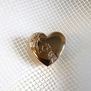 DISNEY Hand & Wand Heart Pin Variety Club Gold Tone Brooch