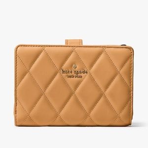 Kate Spade Carey Medium Compact Bifold Wallet
Tiramisu Mousse
NWT