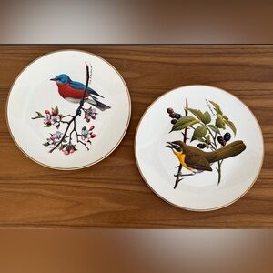 VINTAGE Avon Set of 2 Bird Collectible Plates Bluebird & Yellow Breasted Chat