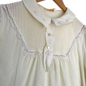 Vintage 60s Barbizon Nightgown M Cream Coquette Floral Embroidered Lace Detail