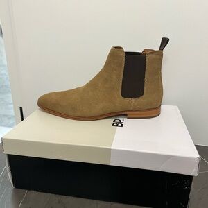 BP Sand Suede Tan Chelsea Boots, Size 10