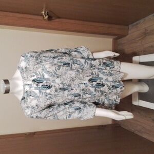 Tahari NWOT linen shirt, size 2X, white with black and aqua print design.