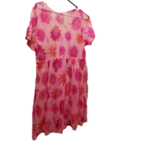 Very cute  mesh pink floral cover up no size inside but guessing its  large