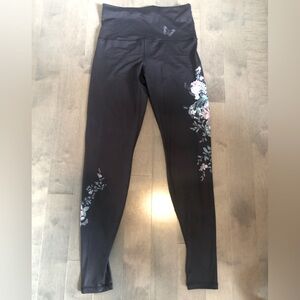 Rose Buddha black legging with multicoloured flowers, size M