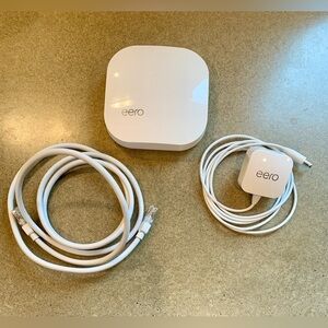 eero 1st Generation Wi-fi Router with 18 Watt Charger and Cords Model A010001