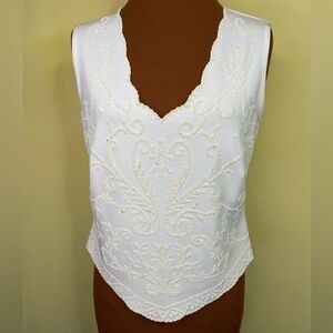 Beaded Top Ivory Sleeveless Scalloped Edges V Front Hem Size Medium