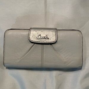 Coach Wallet white and Grey with Sliver Hardware