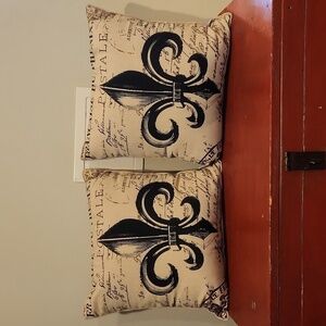 Fluer de lis Decorative Pillow