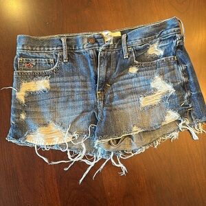 Hollister Denim shorts size 7 waist 28. New never used.