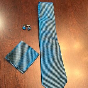 Ralf Carter United Kingdom Blue Men’s Tie, handkerchief, and cufflinks.