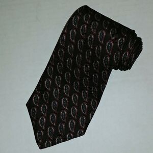 Robert Talbott Pebble Beach Tie Necktie Pasley Pattern Silk 57" x 3 3/4" Italy