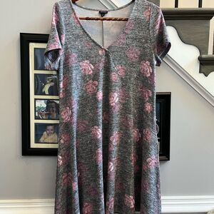 Torrid Muted Gray Floral Print Short Sleeve Swing Dress sz 1 or 1X