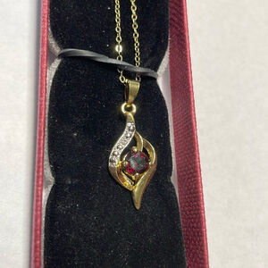 Vintage Crystal Red Stone Pendant Necklace