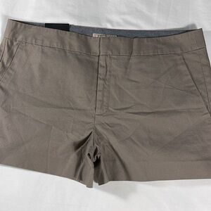 Banana Republic womens light brown Hampton fit 3.5" inseam shorts - size 14