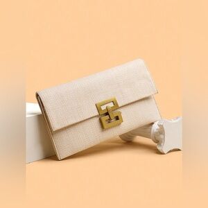 COPY - Straw Clutch Handbag w/ Gold Hardware Lock