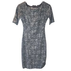 Maggy London Gray and White Abstract Print Short Sleeve Knee Length Sheath Dress