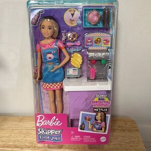 NWOT BARBIE Skipper First Jobs Playset