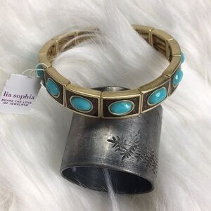 Lia Sophia, Faux turquoise, stretch bracelet. NWT.