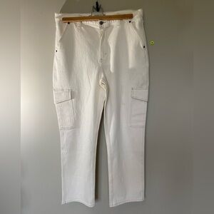 Abercrombie And Fitch Cream Cargo Hi Rise Jeans. Size 32. NWOT