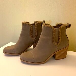 TOMS Everly Chelsea Boot - Taupe/Gray