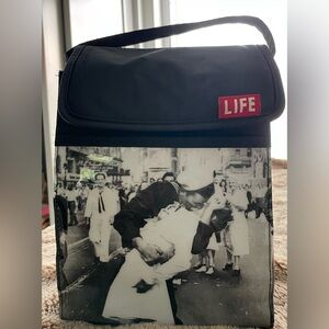 Vintage LIFE Photo VJ Day The Kiss Insulated Lunch Bag Sack! 😘