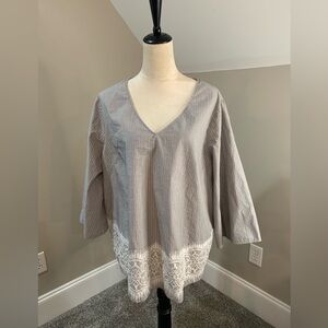 Women’s Jane and Delancey plus size blouse.