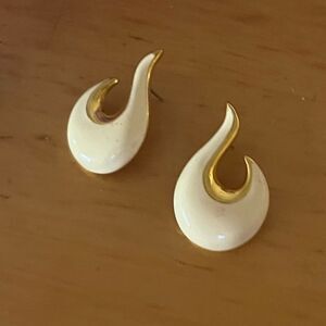 Vintage Napier enamel cream and gold earrings